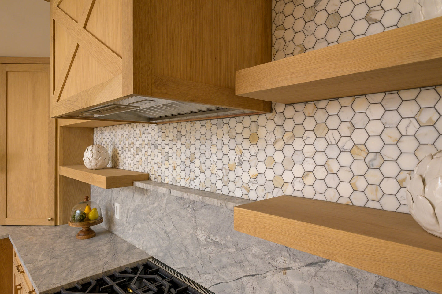 Calacatta Gold 2” Hexagon Polished Mosaic Tile