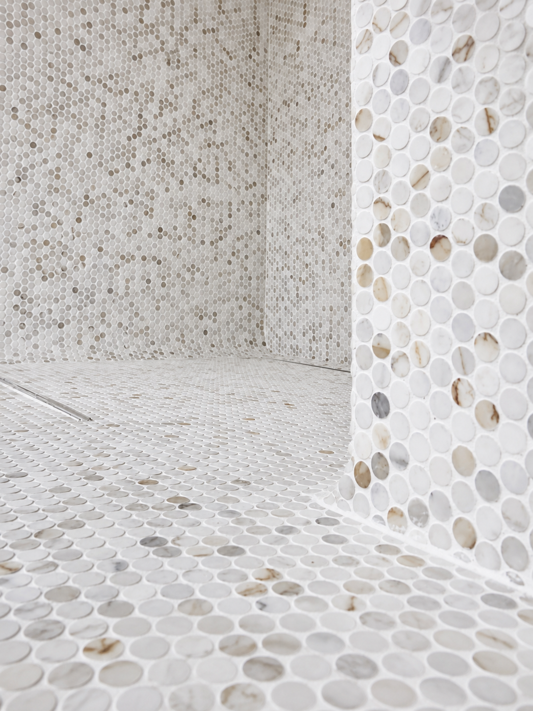 Tuscan Calacatta Gold 3/4" Penny Round Polished Marble Mosaic