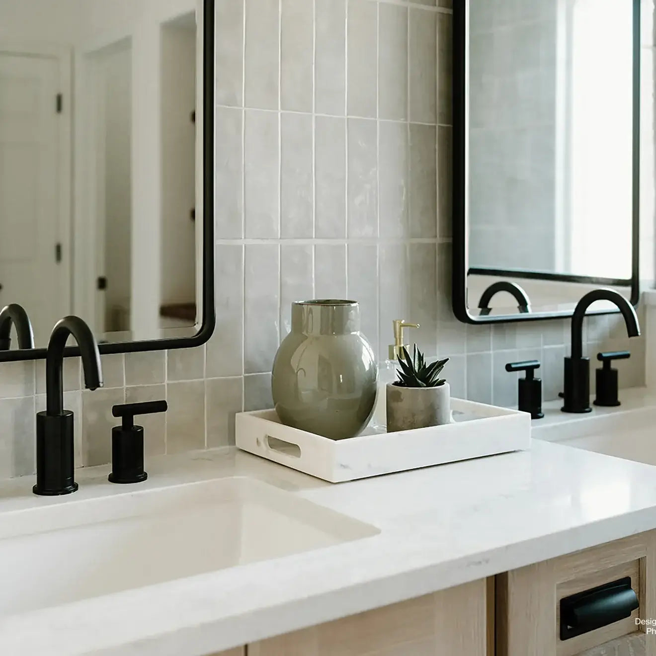 Cloé 2.5" x 8" Glossy Ceramic Tile in Grey
