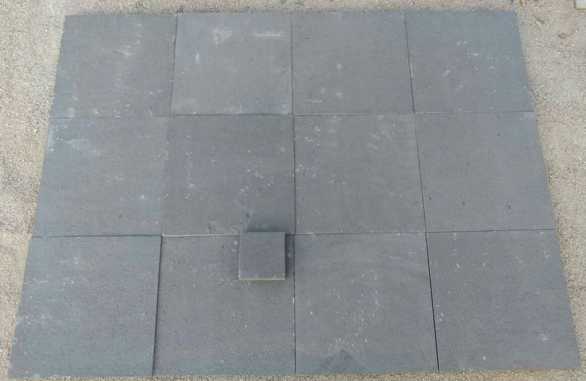 Mountain Bluestone 18x18x1" Flamed Pavers
