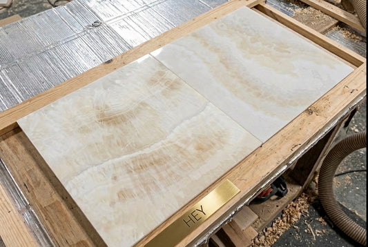 18X18 Vanilla Onyx Cross-Cut Polished Tile