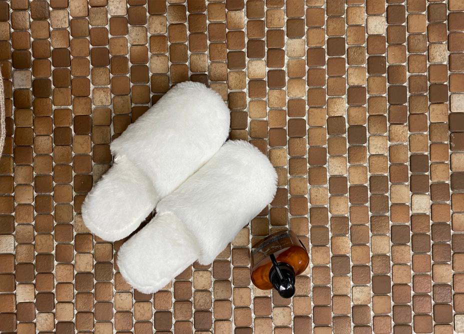 Fujiwa Pavo Series: 1" x 1" Brown Porcelain Mosaic Pool Tile