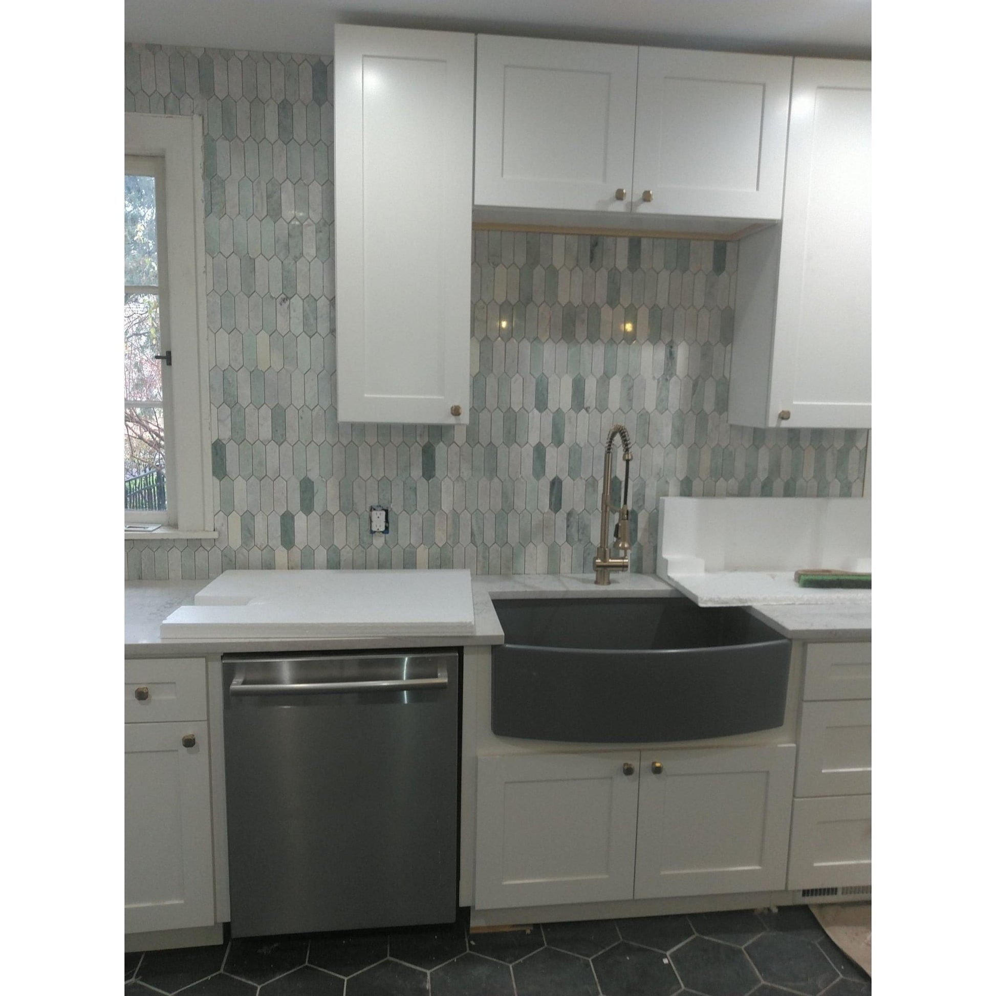 Ming Green Picket Polished Mosaic Tile - Hey Tiles