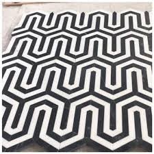 Thassos White Marble Berlinetta Mosaic Tile W / Black - Hey Tiles