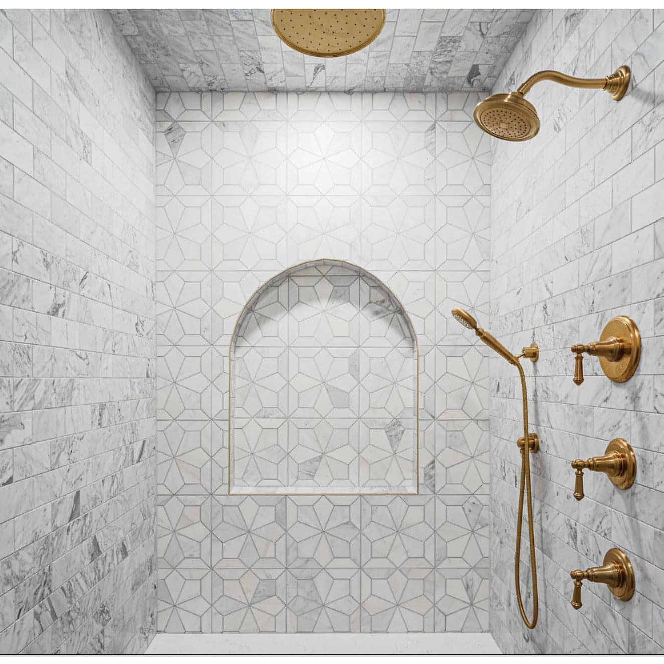 Blomma Honed Marble Mosaic Tile in Bianco - Hey Tiles